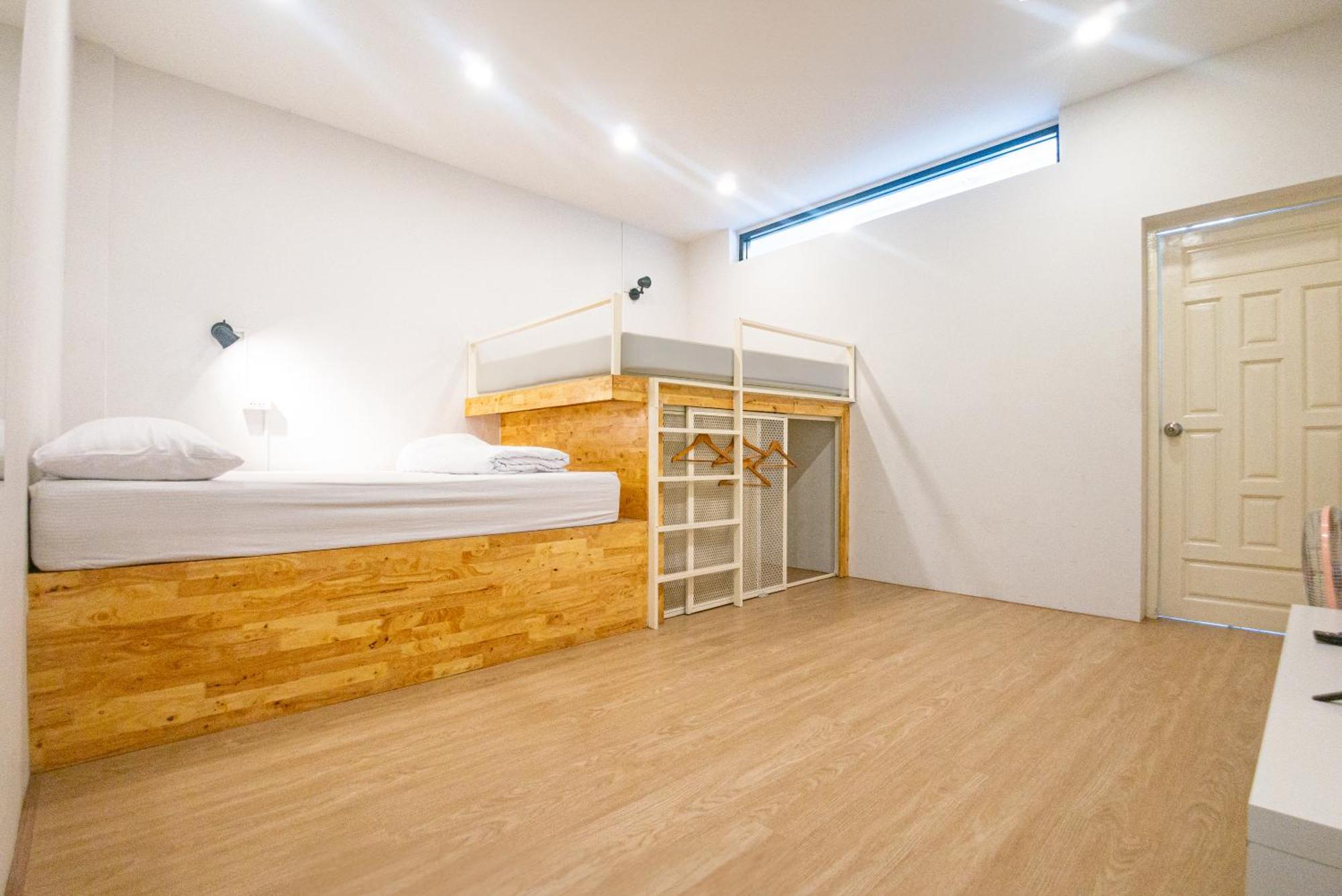 Paknap Hostel Nan Bagian luar foto
