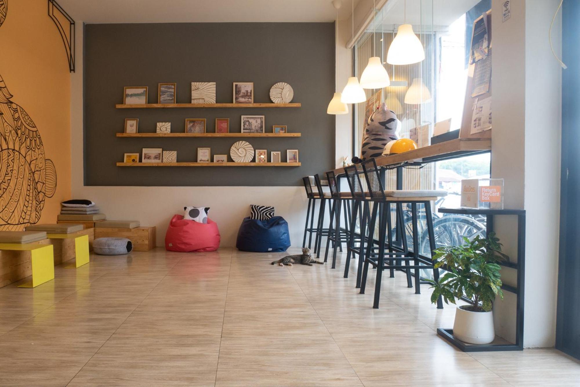Paknap Hostel Nan Bagian luar foto