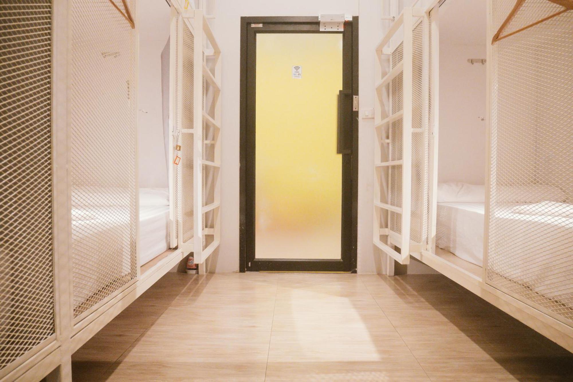 Paknap Hostel Nan Bagian luar foto